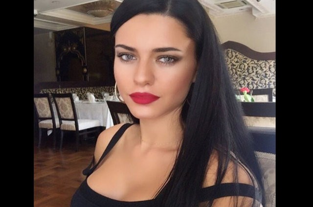 Adriana Lima'nın Türk ikizi görenleri şaşırtıyor!