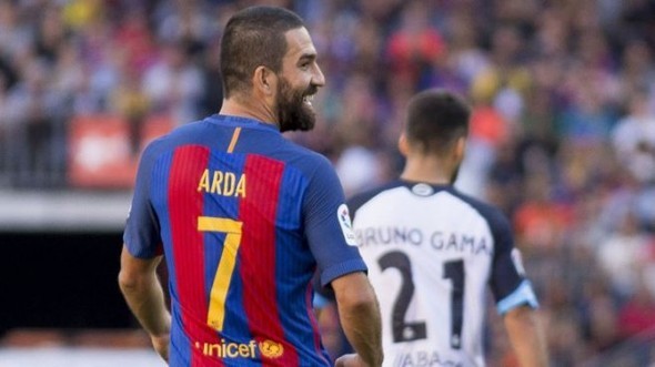 Arda Turan, Messi-Neymar-Suarez 3'lüsünü solladı