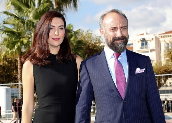 Cannes'da Bergüzar Korel ve Halit Ergenç damgası