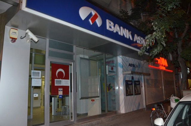 Bank Asya'da 'kedi' operasyonu