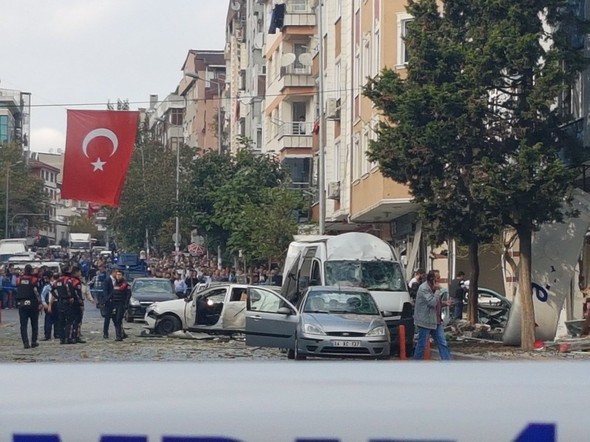 İstanbul'da şiddetli patlama! İlk görüntüler