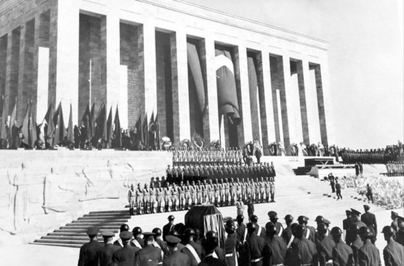 Atatürk'ün cenazesinden hiç görülmeyen fotoğraflar