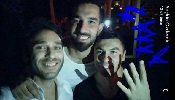 Arda Turan manken Didem Soydan yakınlaştı iddiası