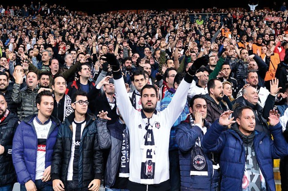 Beşiktaş taraftarından tarihe geçen tezahürat