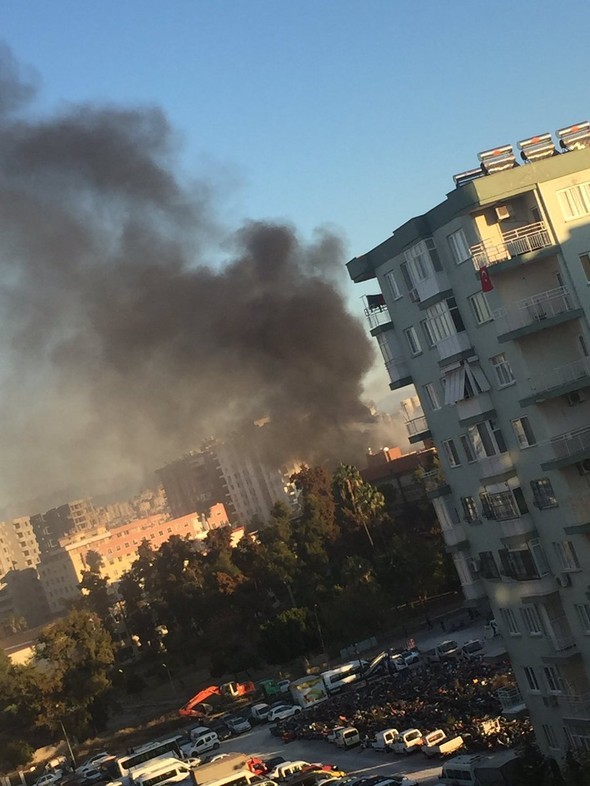 Adana Valiliği önündeki patlamadan ilk görüntüler