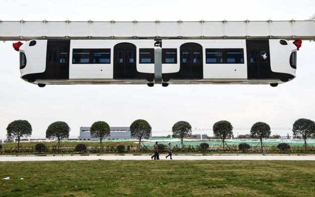 Uçan tren hizmete girdi