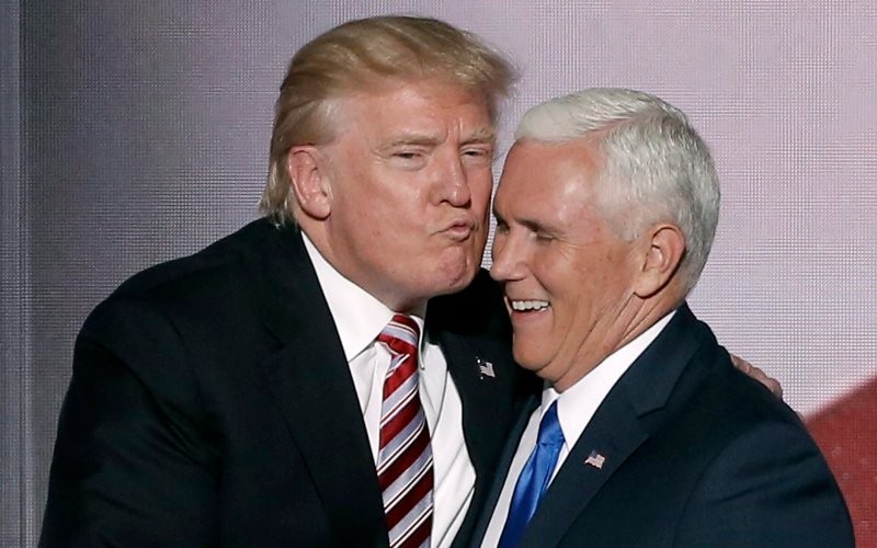 Trump'ın yardımcısı Mike Pence kimdir