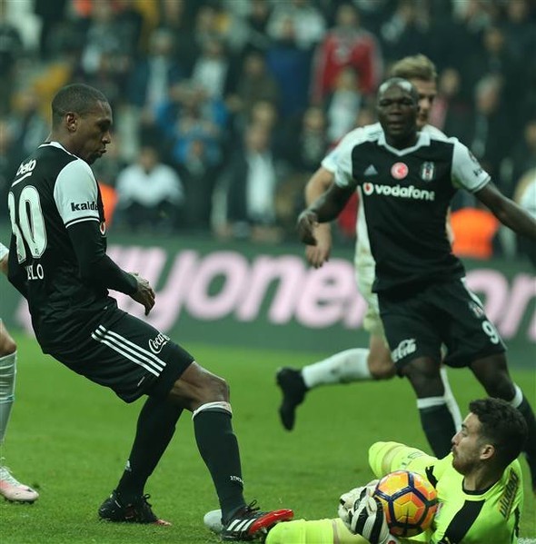 Vodafone Arena'da saha karıştı