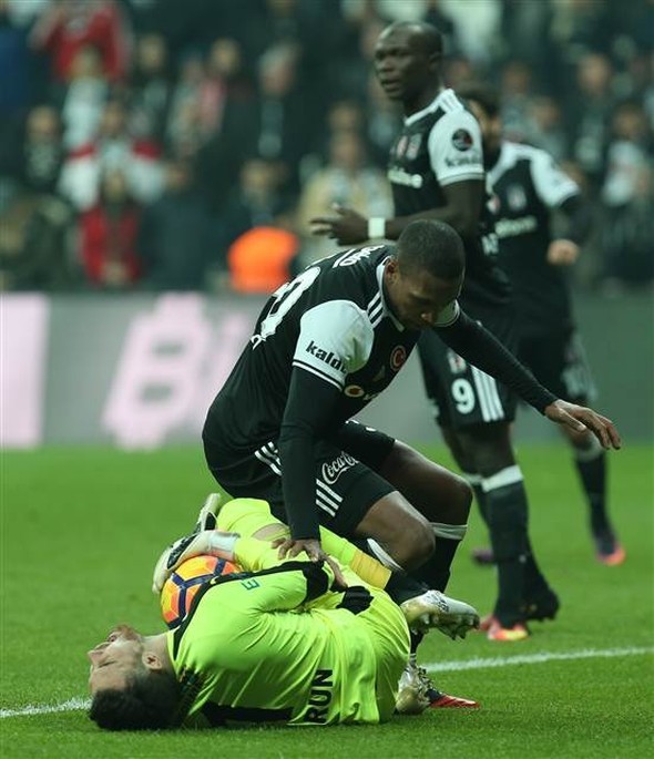 Vodafone Arena'da saha karıştı