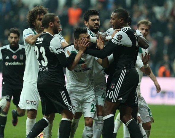 Vodafone Arena'da saha karıştı