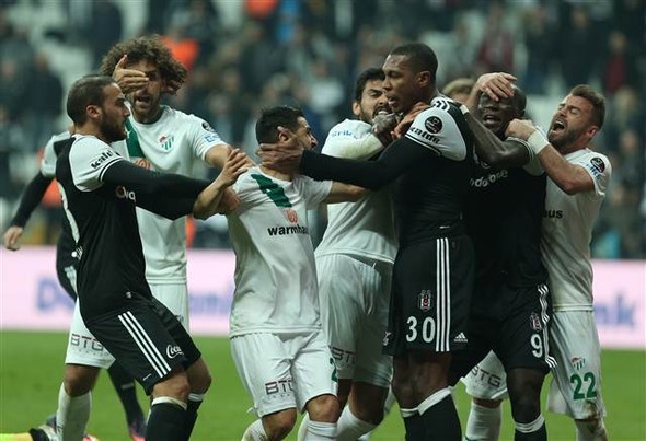 Vodafone Arena'da saha karıştı