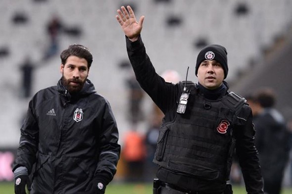 Vodafone Arena'da polis üçlü çektirdi