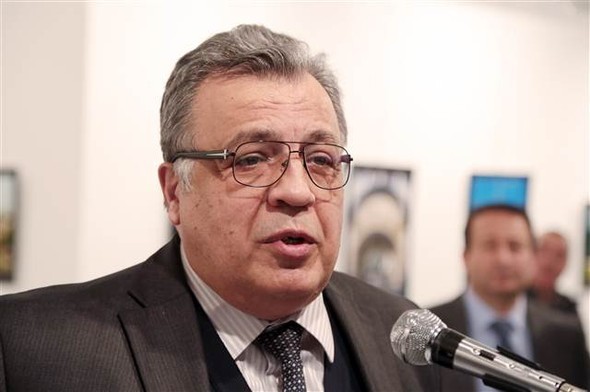 Rus Büyükelçi Karlov'a saldırının görüntüleri