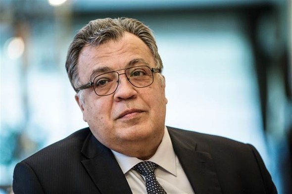 Karlov zırhlı araca binmez koruma kullanmazdı