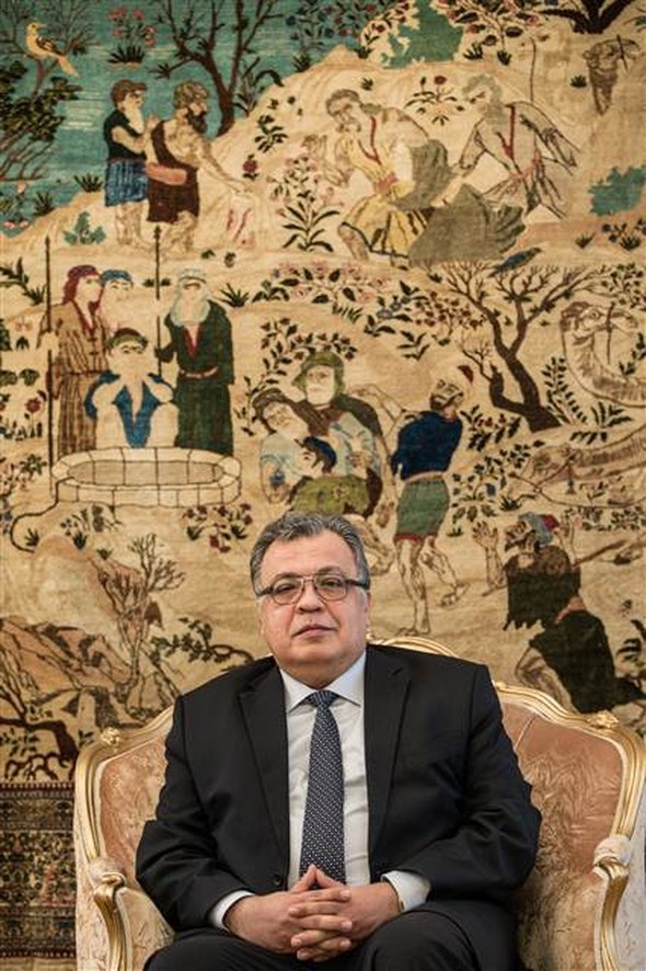 Karlov zırhlı araca binmez koruma kullanmazdı