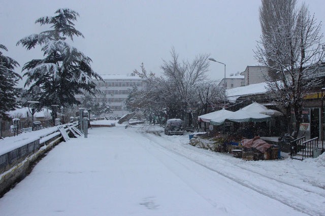 Bu şehirlerde okullar yarın tatil