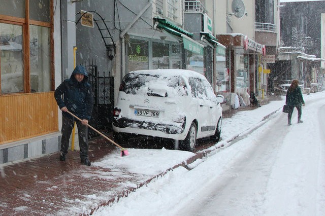 Bu şehirlerde okullar yarın tatil