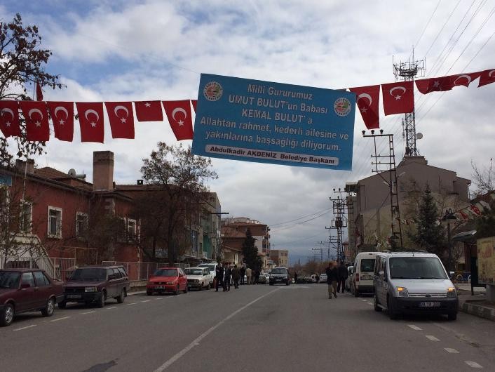 Cenazede arkadaşları yalnız bırakmadı