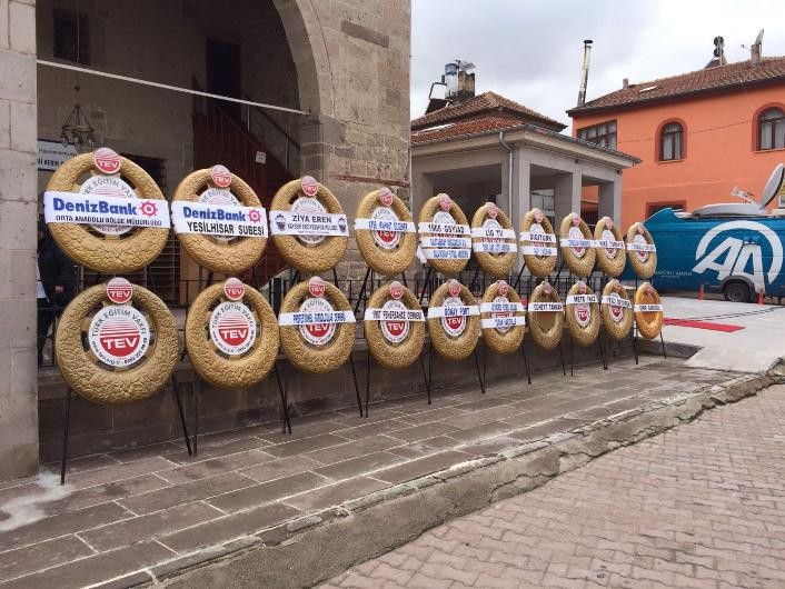 Cenazede arkadaşları yalnız bırakmadı