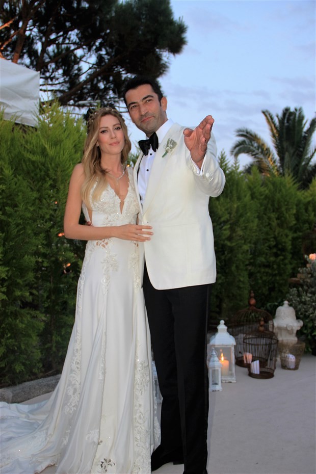 Kenan İmirzalıoğlu ile Sinem Kobal evlendi