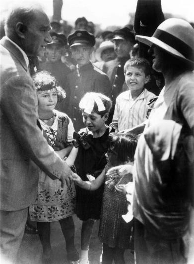 Arşivden Atatürk fotoğrafları