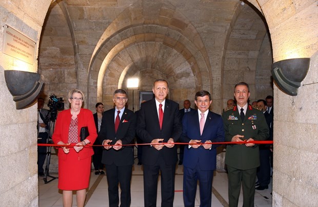 Nobel Ödülü Anıtkabir'de