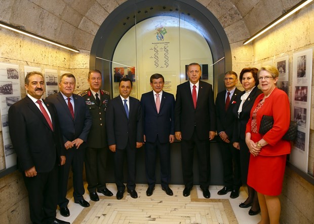 Nobel Ödülü Anıtkabir'de