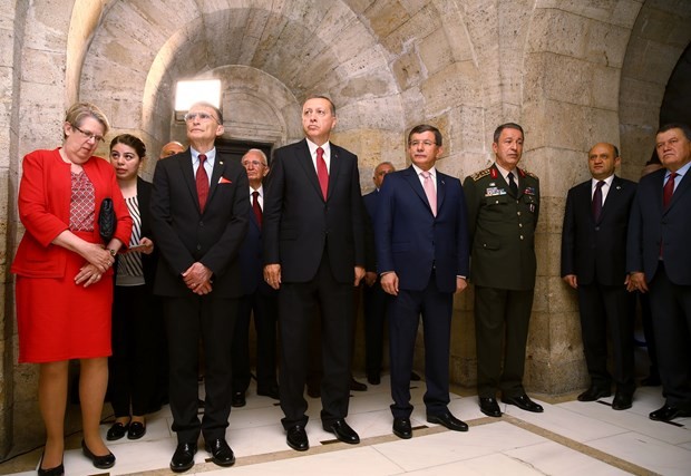 Nobel Ödülü Anıtkabir'de