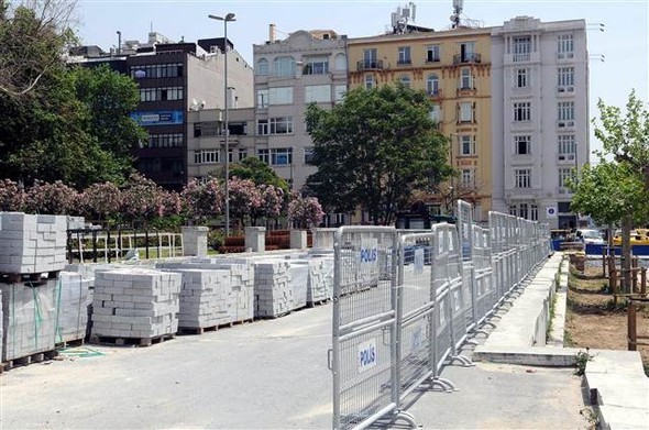 Gezi Parkı'na girişler kapatıldı