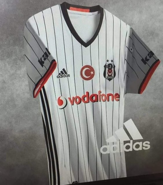 Beşiktaş'ın yeni formaları internete düştü