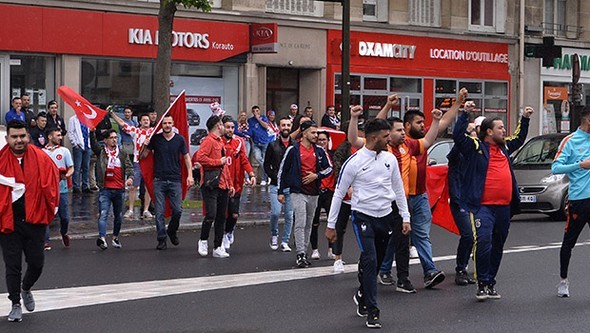 Türkiye - Hırvatistan maçı öncesi Türk taraftarlar