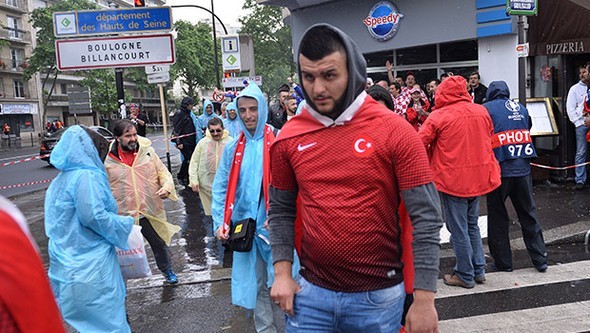 Türkiye - Hırvatistan maçı öncesi Türk taraftarlar