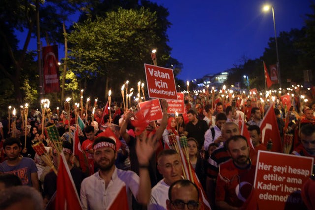 Dev protestodan müthiş kareler