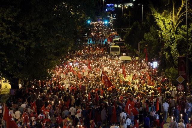 Dev protestodan müthiş kareler