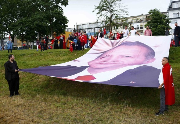 Köln'deki demokrasi mitinginden kareler