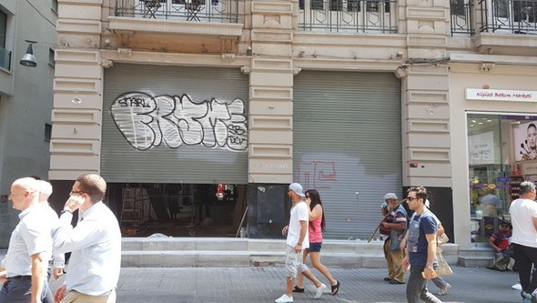 İstiklal Caddesi kan kaybediyor 