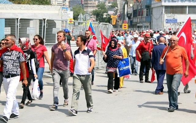 'Demokrasi ve Şehitler' mitinginden müthiş görüntüler