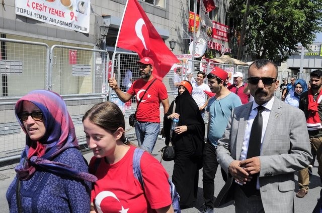 'Demokrasi ve Şehitler' mitinginden müthiş görüntüler