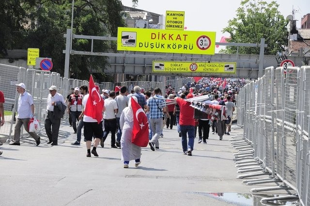 'Demokrasi ve Şehitler' mitinginden müthiş görüntüler