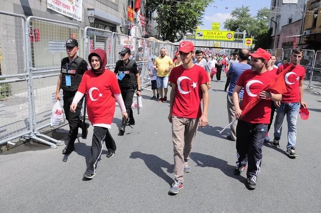 'Demokrasi ve Şehitler' mitinginden müthiş görüntüler