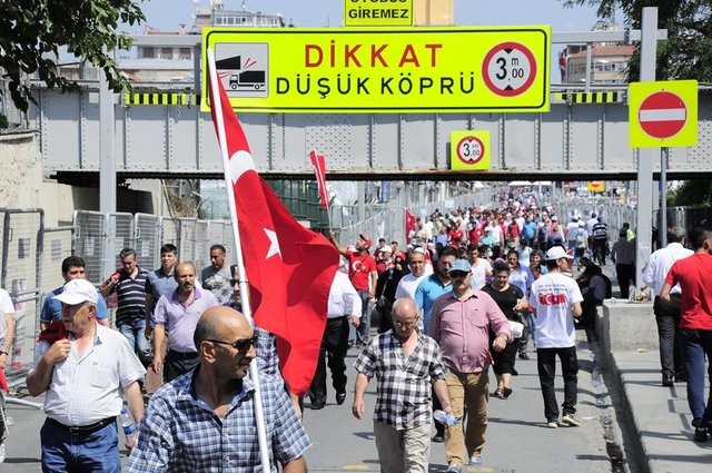 'Demokrasi ve Şehitler' mitinginden müthiş görüntüler