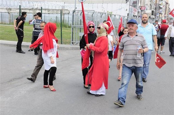 'Demokrasi ve Şehitler' mitinginden müthiş görüntüler