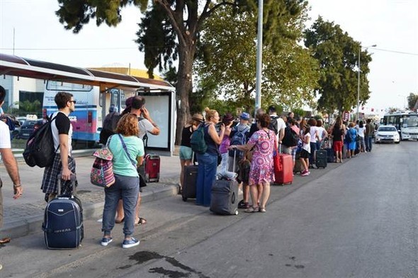 Ayvalık'ta 'Midilli' kuyruğu