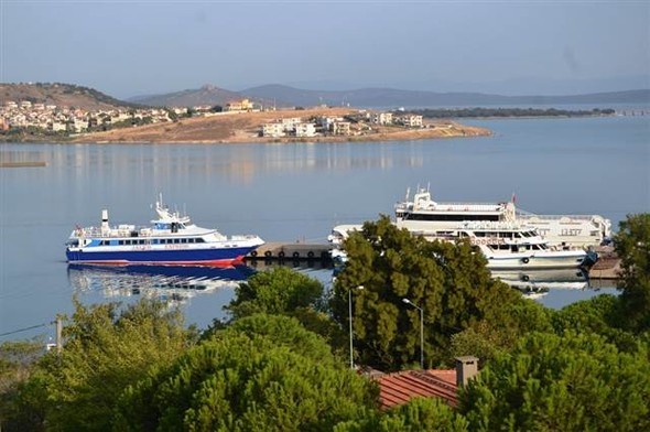 Ayvalık'ta 'Midilli' kuyruğu