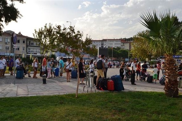 Ayvalık'ta 'Midilli' kuyruğu