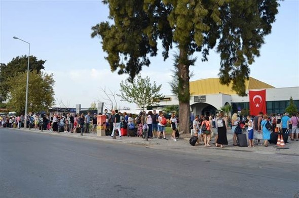 Ayvalık'ta 'Midilli' kuyruğu