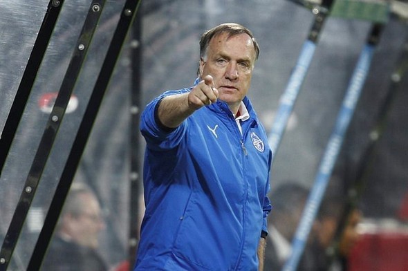 Advocaat 5 futbolcunun biletini kesti