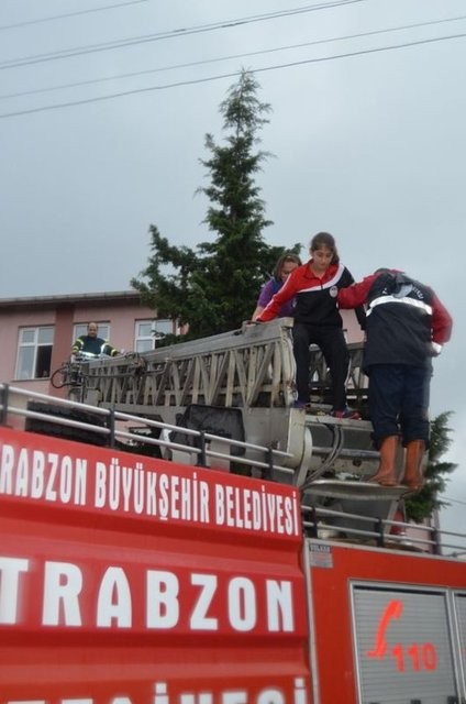 Trabzon'da sel felaketi: 2 ölü