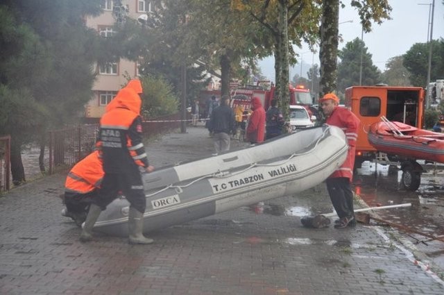 Trabzon'da sel felaketi: 2 ölü