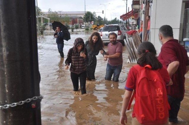 Trabzon'da sel felaketi: 2 ölü